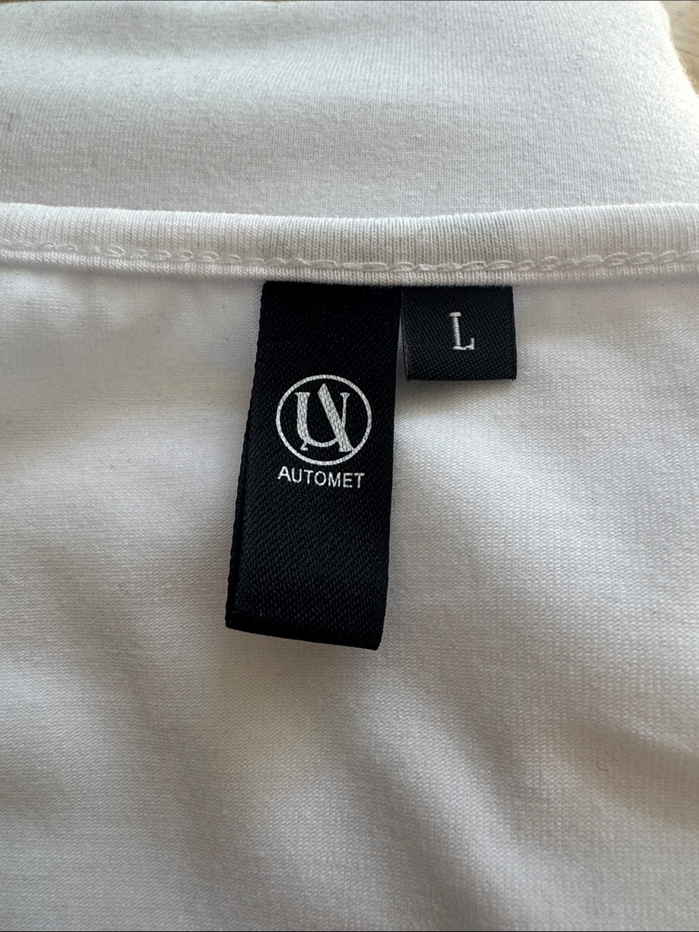Women’s White Button-Front Tank Top, size large. - Picture 6 of 9